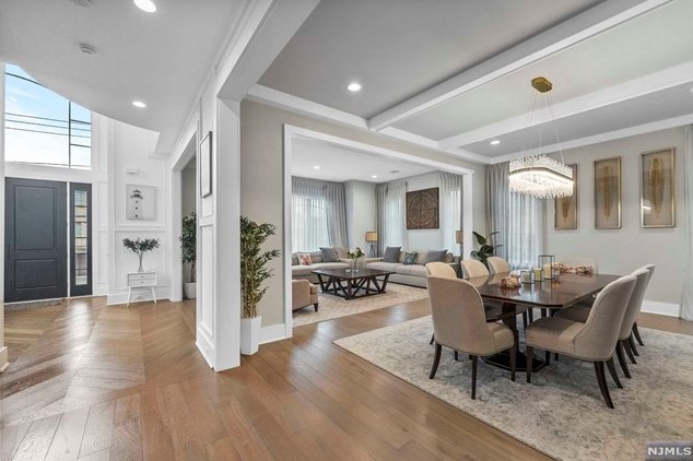 310 Mccloud Dr, West Fort Lee NJ  07024-5321 exterior