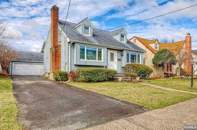 1244 12th St, Fair Lawn NJ  07410-2230 exterior