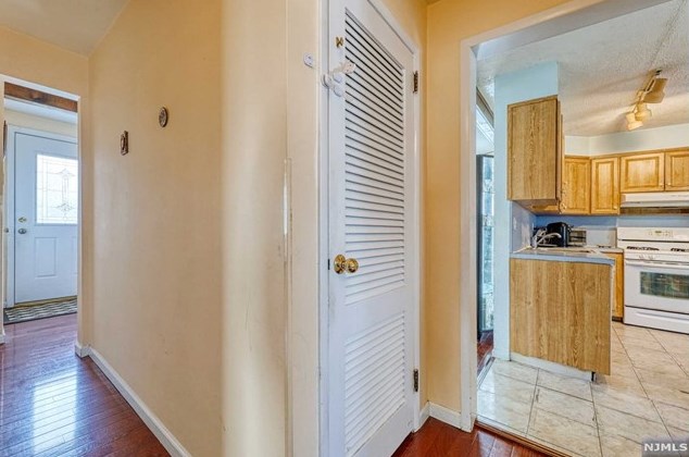 1244 12th St, Fair Lawn NJ  07410-2230 exterior