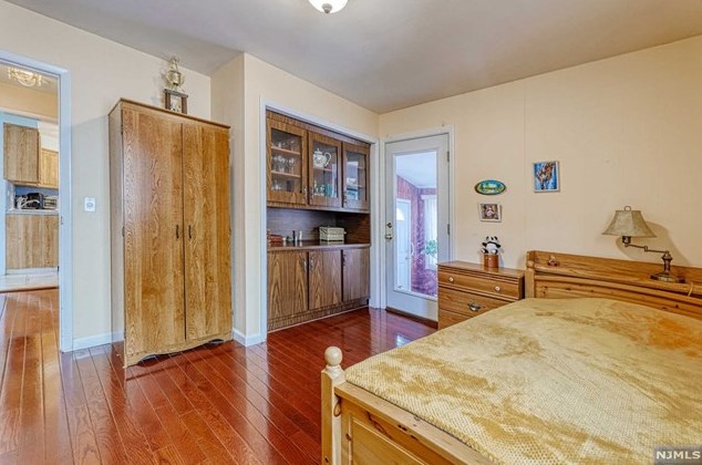 1244 12th St, Fair Lawn NJ  07410-2230 exterior