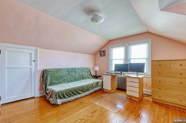 1244 12th St, Fair Lawn NJ  07410-2230 exterior