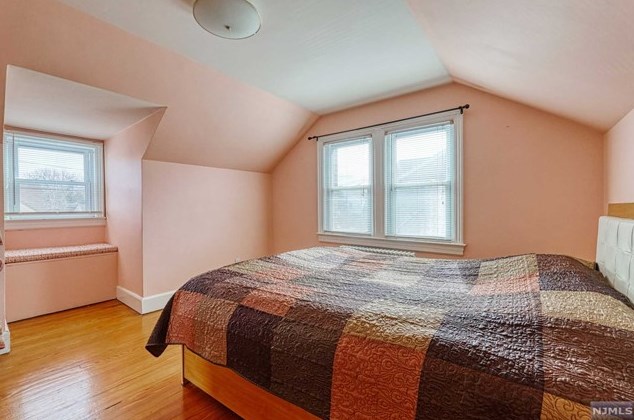 1244 12th St, Fair Lawn NJ  07410-2230 exterior