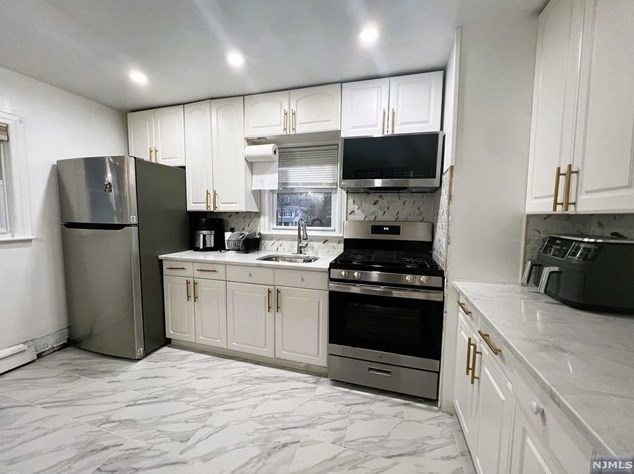 57 Magnolia St, Bergenfield NJ  07621-3812 exterior