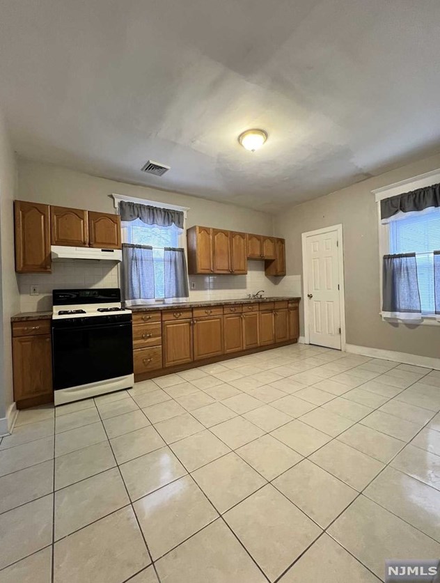 36 Meacham St, Belleville NJ  07109-1937 exterior