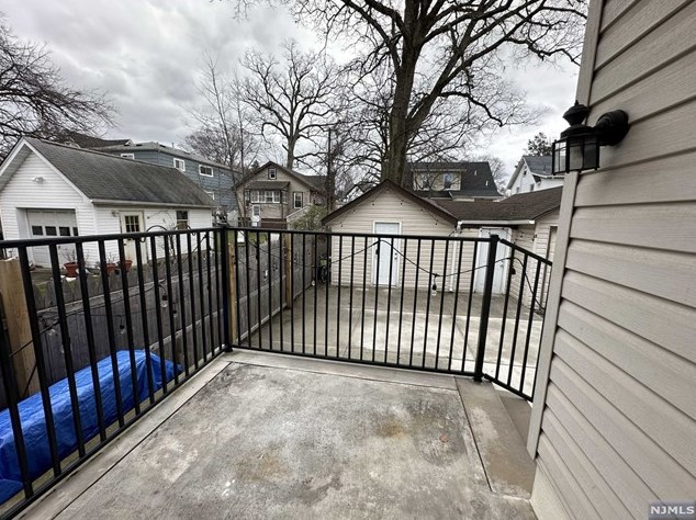 8 Watson Ave, Town Center NJ 07052-6026 exterior