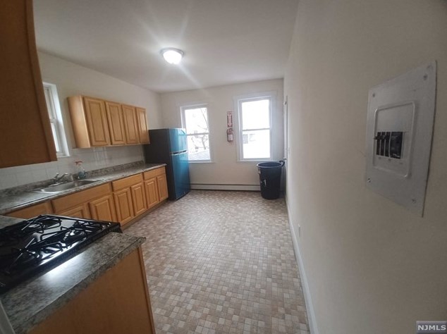 301 Ridgewood Ave, Newark NJ  07112-2736 exterior