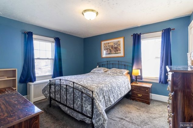 8 Crane Ave, Rutherford NJ  07070-2807 exterior