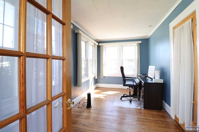 8 Crane Ave, Rutherford NJ  07070-2807 exterior