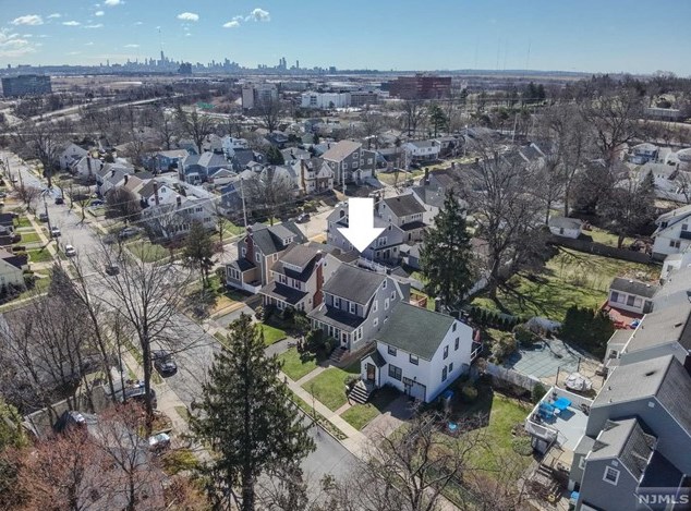 8 Crane Ave, Rutherford NJ  07070-2807 exterior