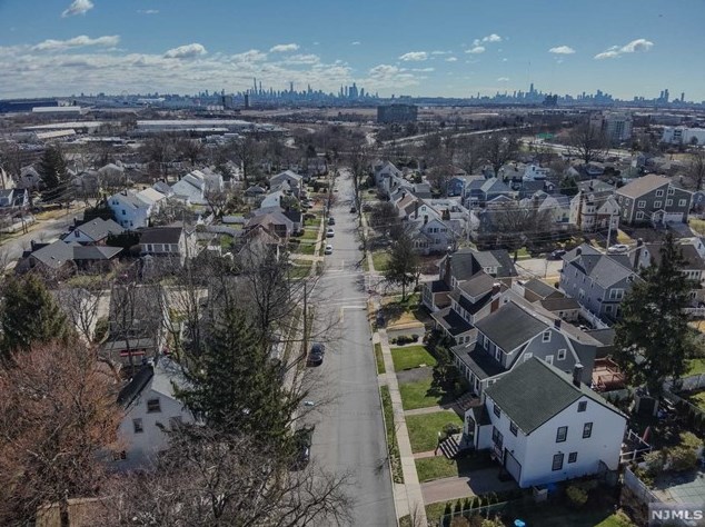 8 Crane Ave, Rutherford NJ  07070-2807 exterior