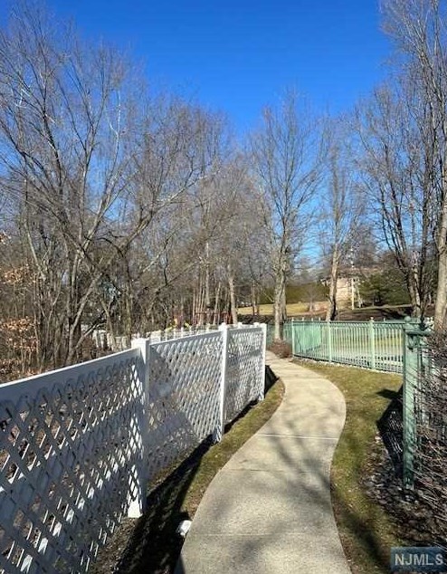 1452 York St, Mahwah NJ 07430-3263 exterior