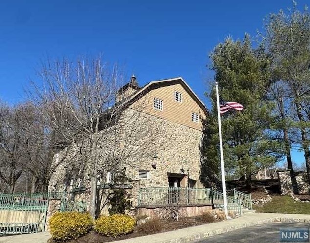 1452 York St, Mahwah NJ 07430-3263 exterior