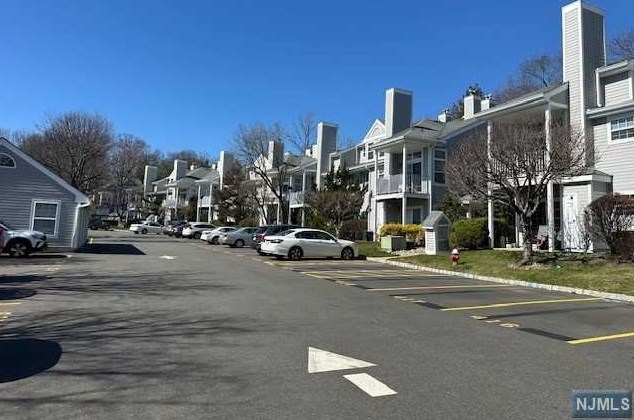 1452 York St, Mahwah NJ 07430-3263 exterior