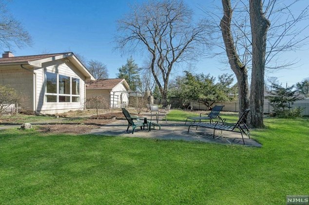 147 Saddlewood Dr, Hillsdale NJ  07642-1331 exterior