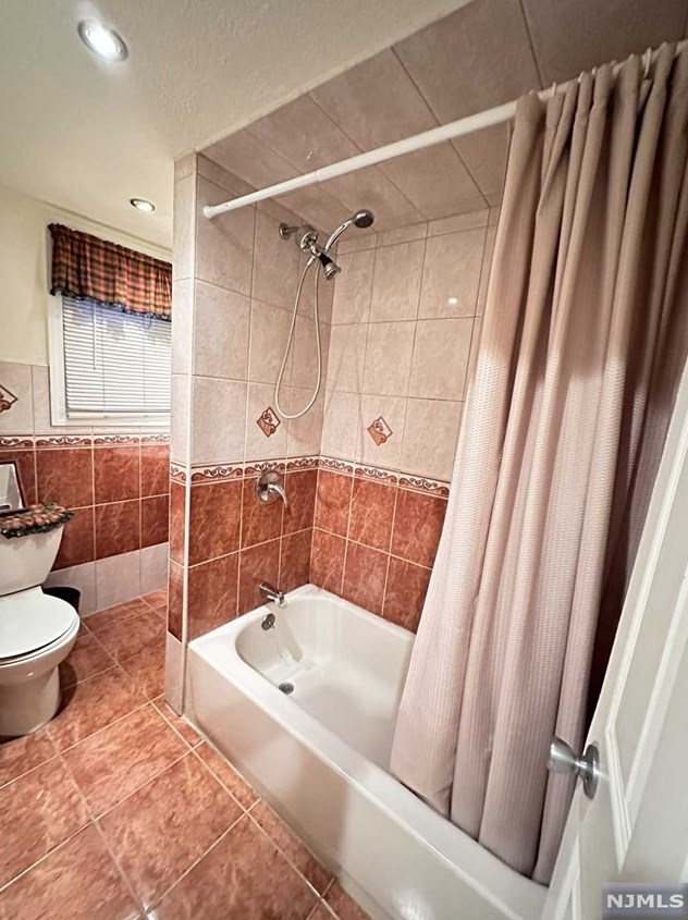 69 Barry Pl, Passaic Park NJ  07055-3413 exterior