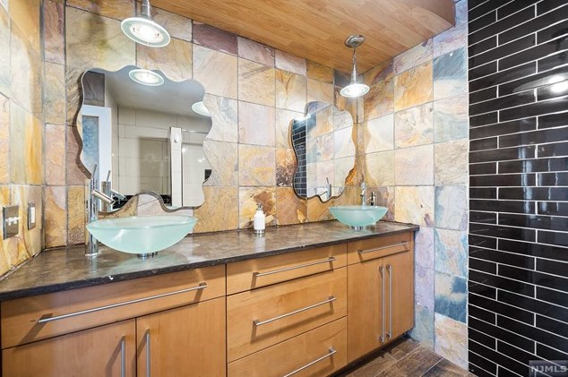 160 Smt Cross, Rutherford NJ 07070-2444 exterior