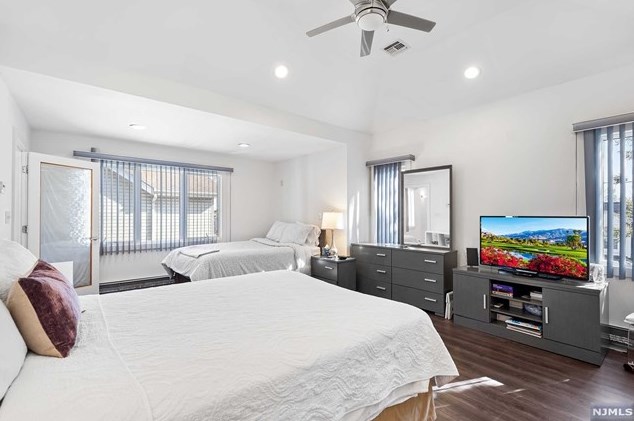 160 Smt Cross, Rutherford NJ 07070-2444 exterior