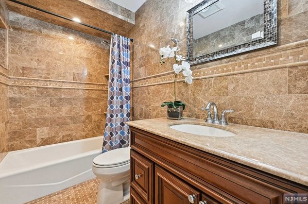 58 Gilmore Ave, Cresskill NJ  07626-1120 exterior