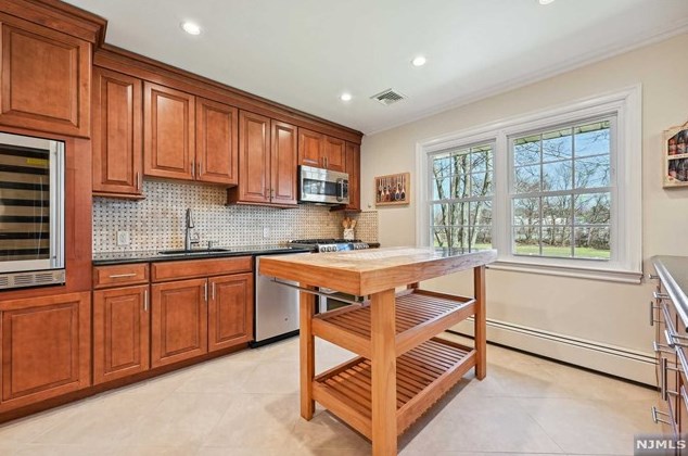 58 Gilmore Ave, Cresskill NJ  07626-1120 exterior