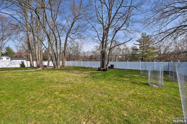 58 Gilmore Ave, Cresskill NJ  07626-1120 exterior