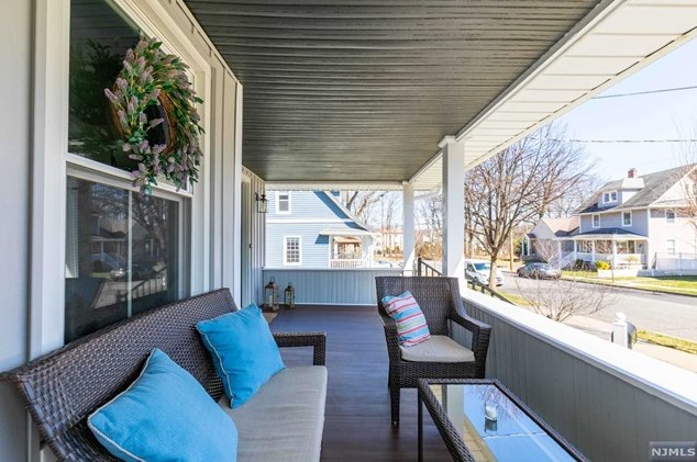 14 Courier Pl, Rutherford NJ  07070-1102 exterior