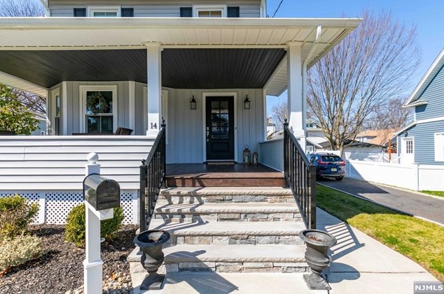 14 Courier Pl, Rutherford NJ  07070-1102 exterior