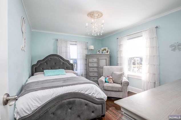 14 Courier Pl, Rutherford NJ  07070-1102 exterior