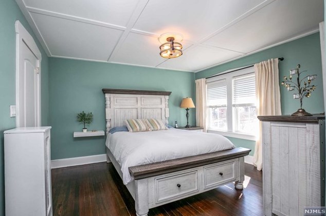 14 Courier Pl, Rutherford NJ  07070-1102 exterior