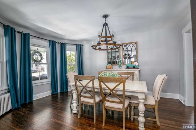 14 Courier Pl, Rutherford NJ  07070-1102 exterior