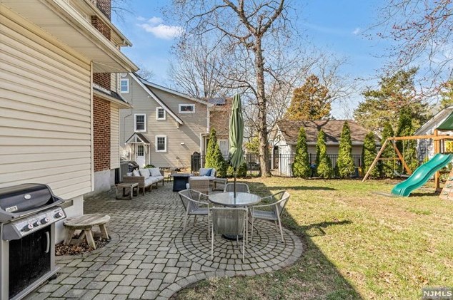 341 Herrick Ave, Teaneck NJ 07666-3306 exterior