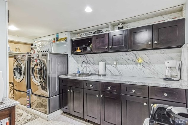 1 Haledon Ct, Paterson NJ exterior