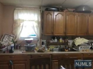 322 Hawthorne St, Orange NJ 07050-2813 exterior