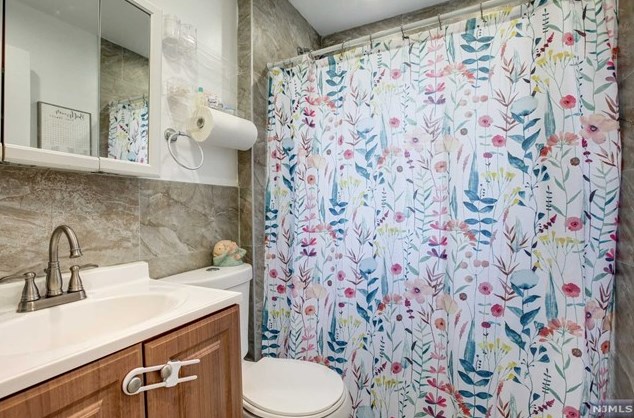 18 Bell St, Belleville NJ  07109-2731 exterior