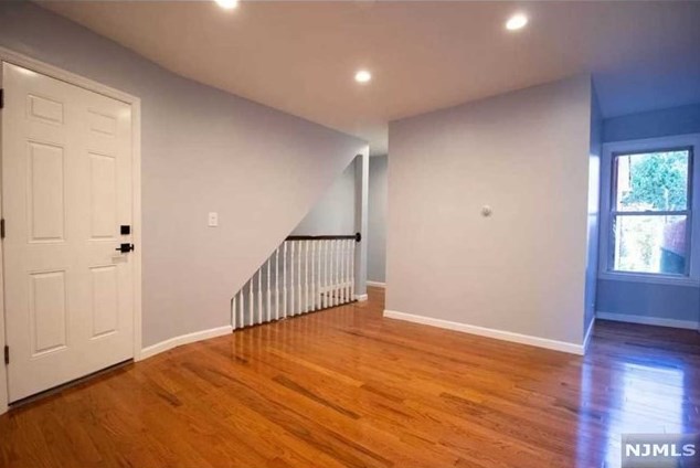 693 Chestnut St, Kearny NJ 07032-3014 exterior