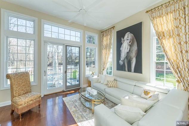 45 Schindler Way, Fairfield NJ  07004-2137 exterior