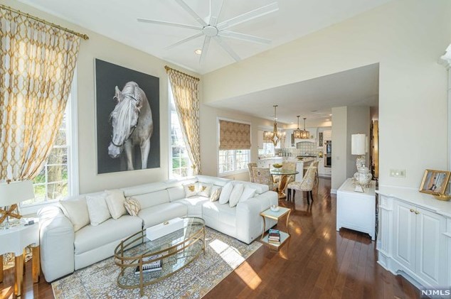 45 Schindler Way, Fairfield NJ  07004-2137 exterior