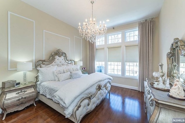 45 Schindler Way, Fairfield NJ  07004-2137 exterior