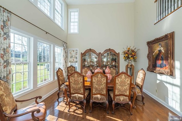 45 Schindler Way, Fairfield NJ  07004-2137 exterior