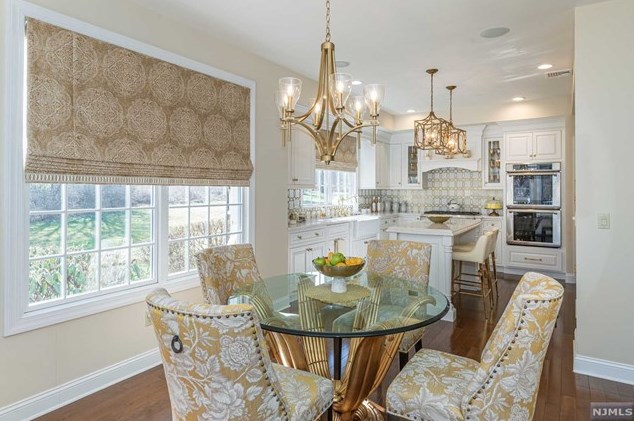 45 Schindler Way, Fairfield NJ  07004-2137 exterior