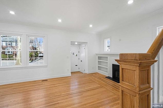 21 Raymond Ave, Rutherford NJ  07070-1131 exterior