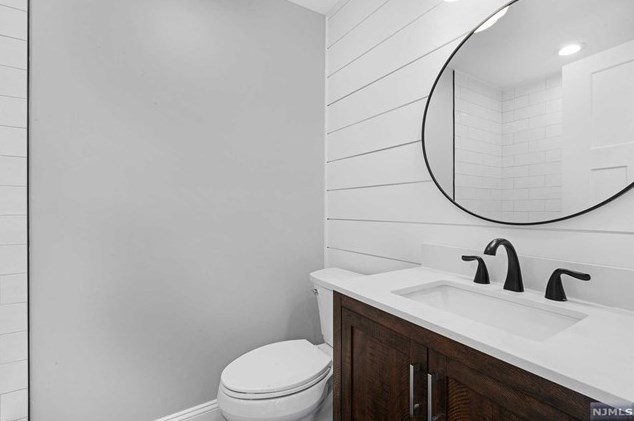 21 Raymond Ave, Rutherford NJ  07070-1131 exterior