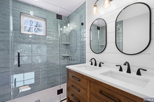 21 Raymond Ave, Rutherford NJ  07070-1131 exterior