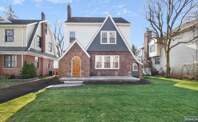 21 Raymond Ave, Rutherford NJ  07070-1131 exterior