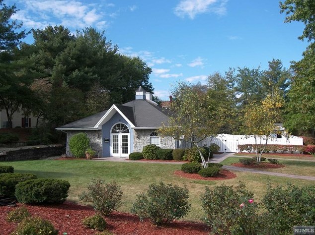 212 Robertson Way, Lincoln Park NJ  07035-1859 exterior