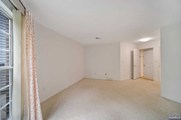 1449 Teresa Dr, West Fort Lee NJ 07024-2161 exterior