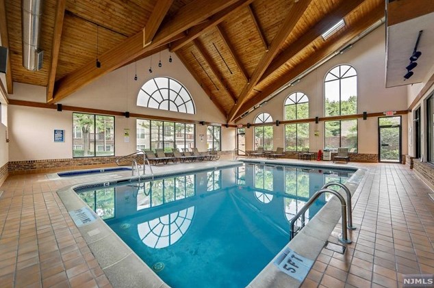 1449 Teresa Dr, West Fort Lee NJ 07024-2161 exterior