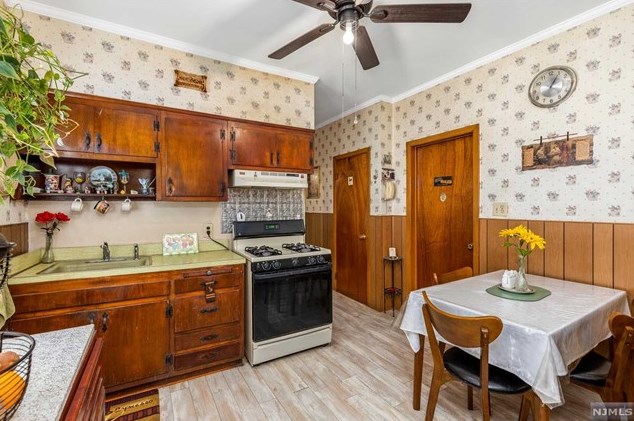 165 Devon St, Kearny NJ 07032-2423 exterior