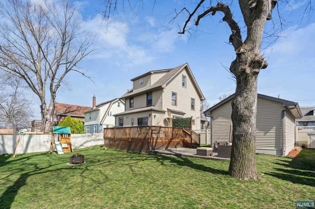 90 Elizabeth Ave, Elmwood Park NJ  07407-3021 exterior