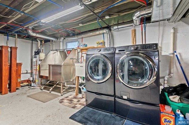 90 Elizabeth Ave, Elmwood Park NJ  07407-3021 exterior