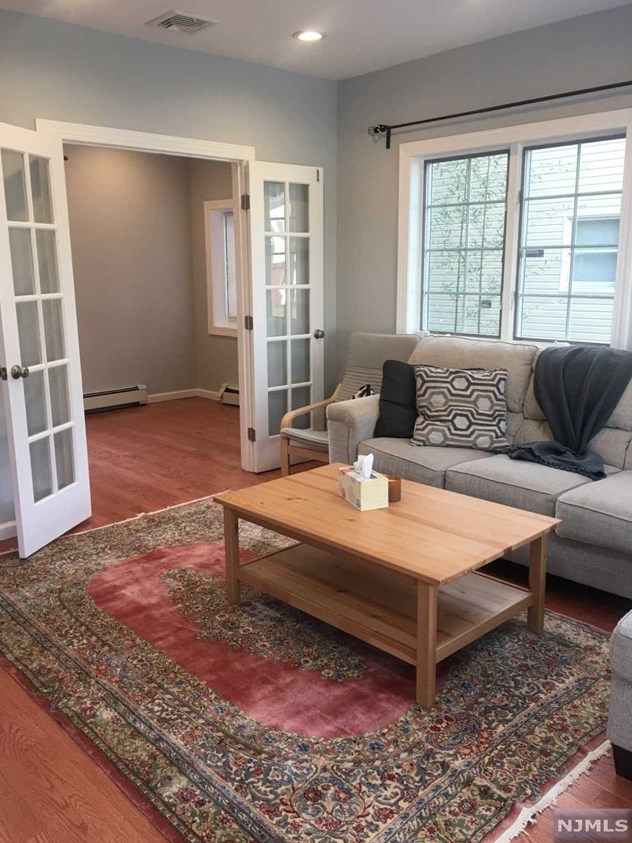 96 Broad St, Bergenfield NJ  07621-2828 exterior